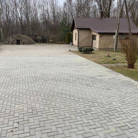 Privatus Namas Apartamento Šilutė Exterior foto